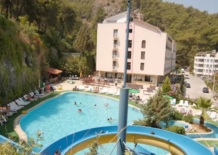 ホテル Pirlanta 3*