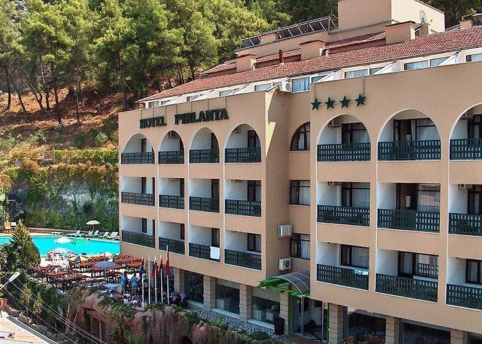 ホテル Pirlanta 3*