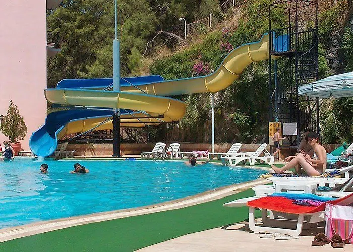 ホテル Pirlanta フェティエ