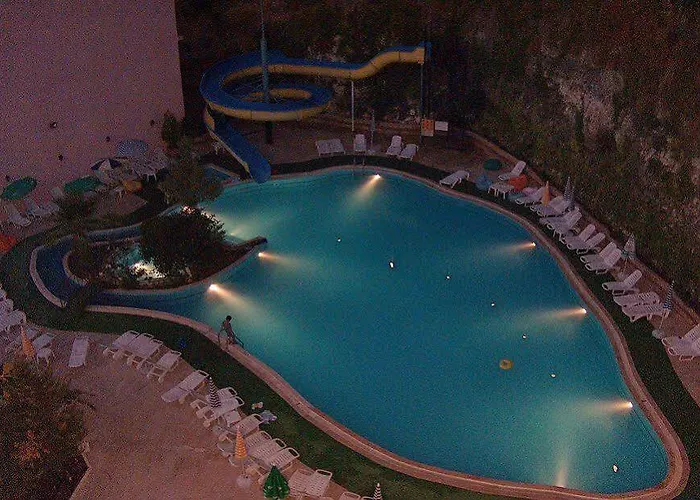 ホテル Pirlanta フェティエ