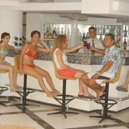 Hotell Pirlanta 3*
