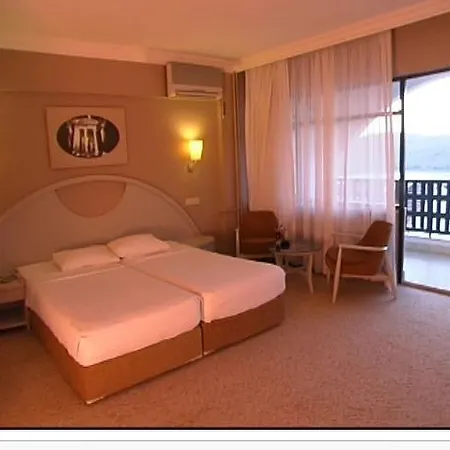 Hotell Pirlanta 3*