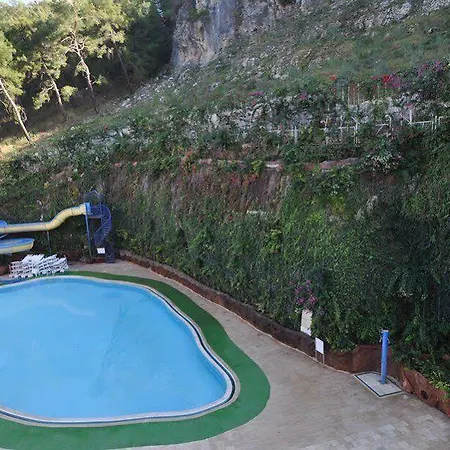 Pirlanta Hotell 3*